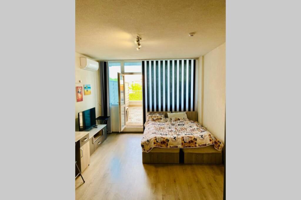 Ferienwohnung Large Studio In Studentski Grad With Huge Terrace Sofia Exterior foto